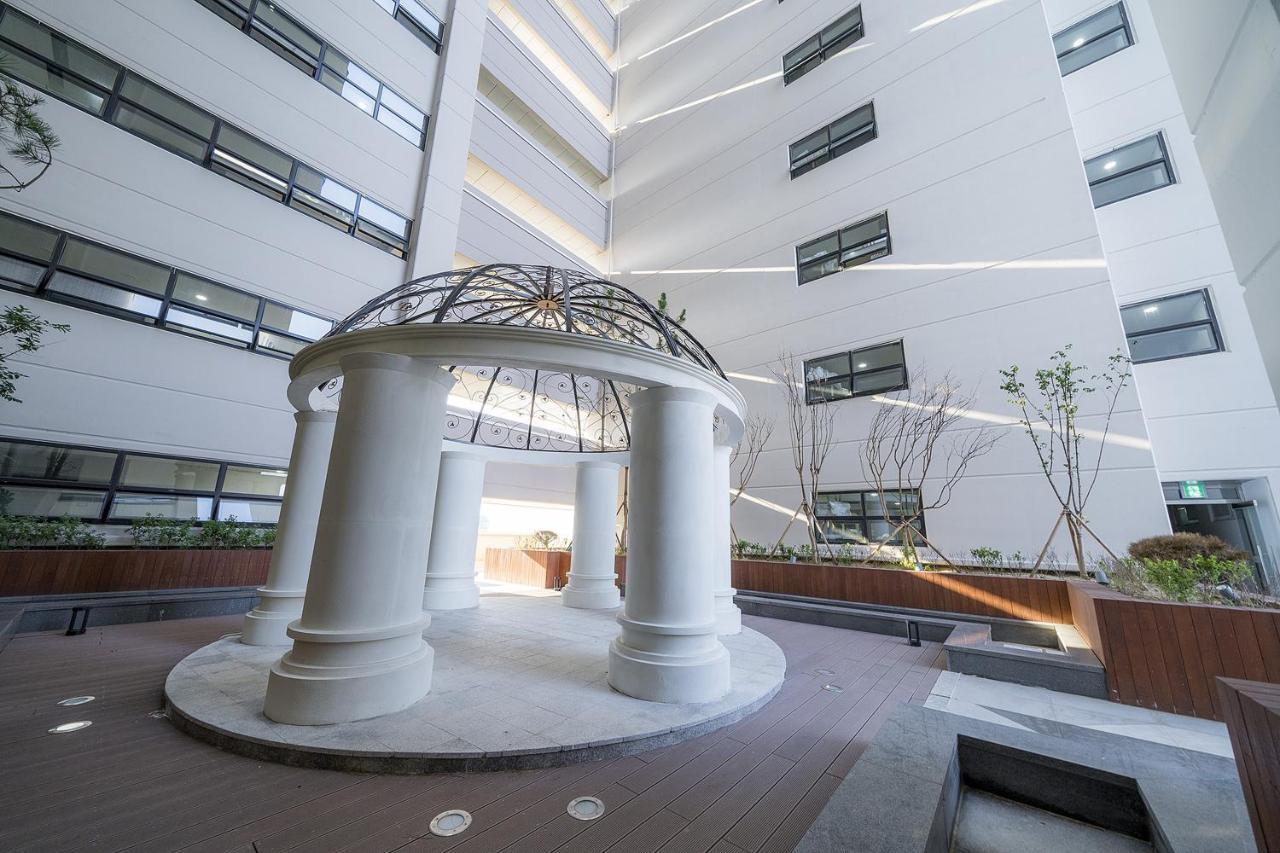 Gangneung Chonpines Ocean Suites Hotel Экстерьер фото