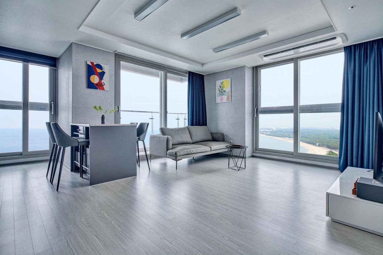 Gangneung Chonpines Ocean Suites Hotel Экстерьер фото
