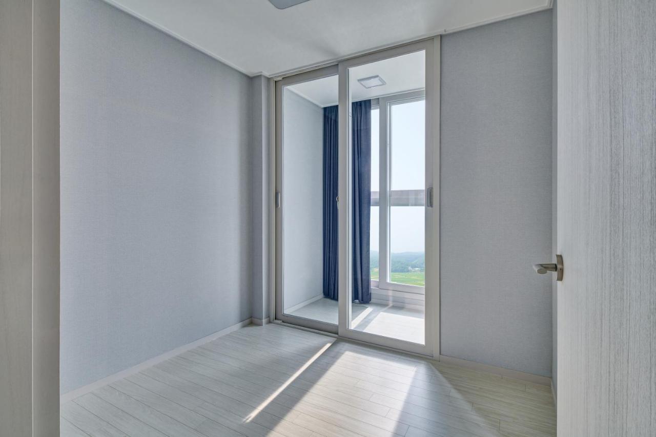 Gangneung Chonpines Ocean Suites Hotel Экстерьер фото