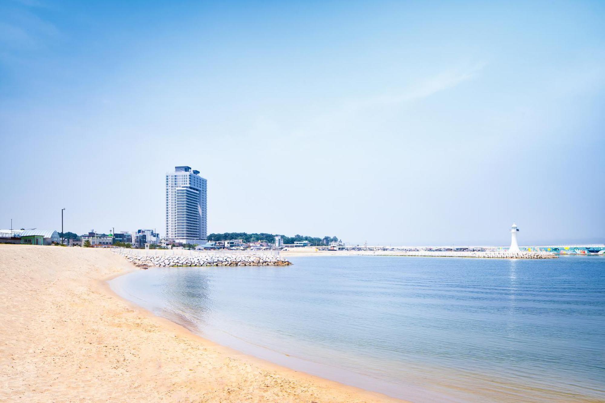 Gangneung Chonpines Ocean Suites Hotel Экстерьер фото