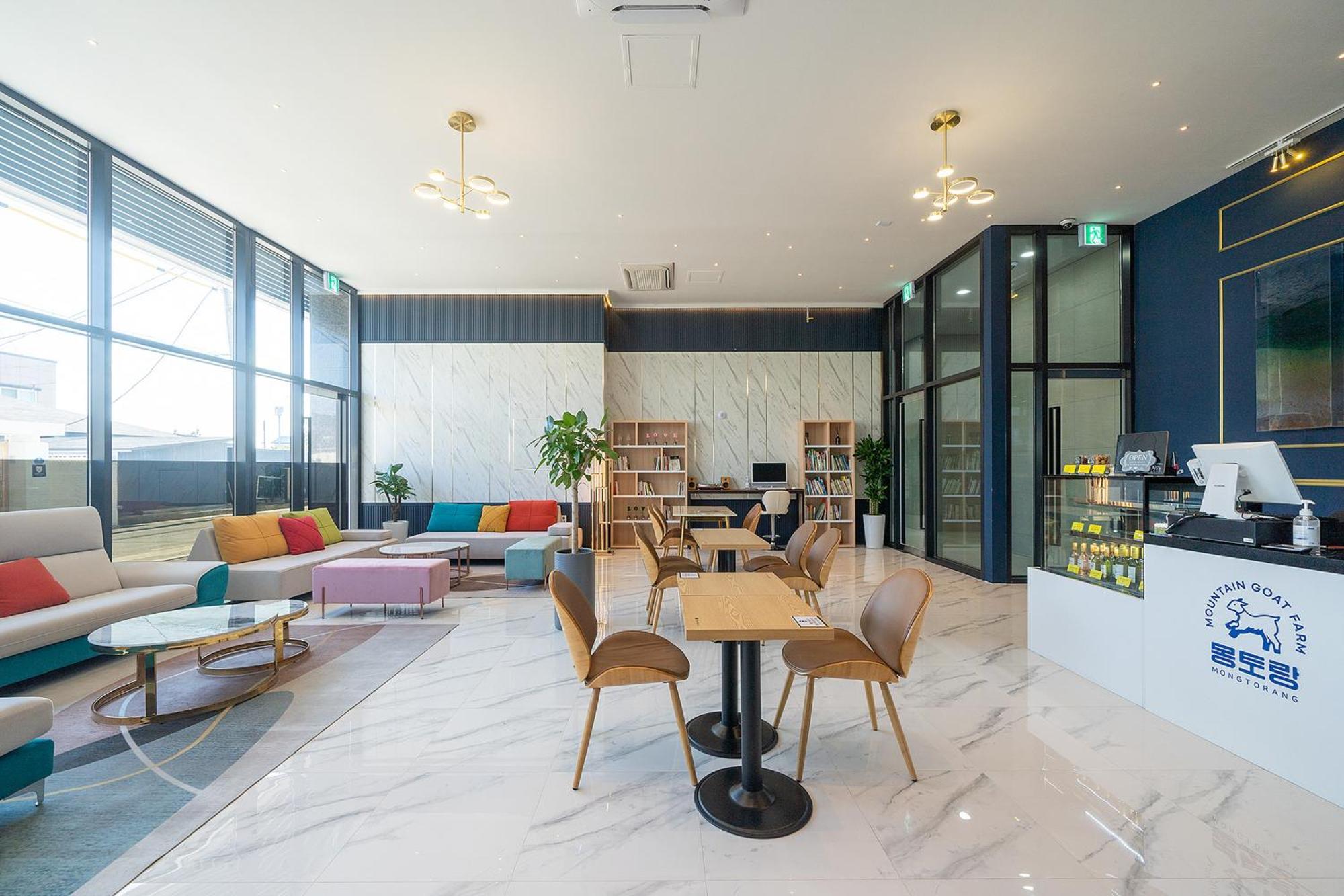 Gangneung Chonpines Ocean Suites Hotel Экстерьер фото