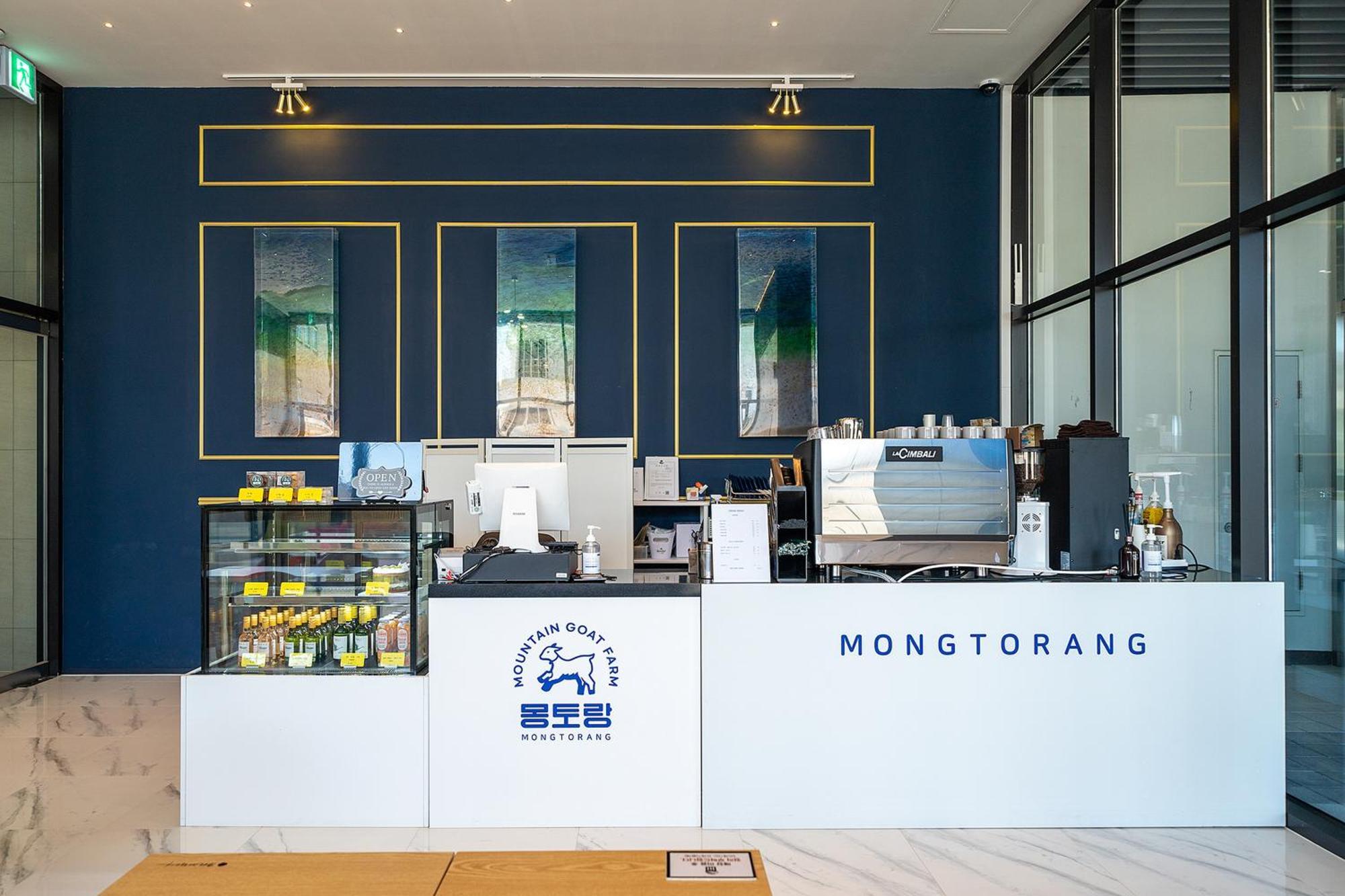 Gangneung Chonpines Ocean Suites Hotel Экстерьер фото