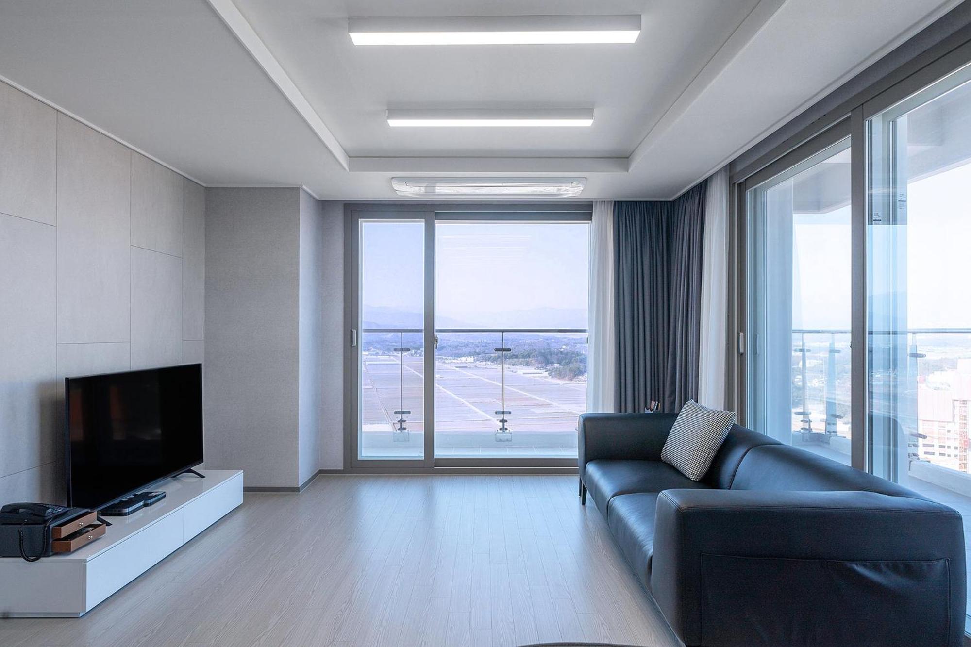 Gangneung Chonpines Ocean Suites Hotel Экстерьер фото